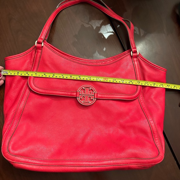 Tory Burch Large Amanda Tote Red - Picture 2 of 8